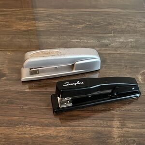 2 Swingline, Staplers